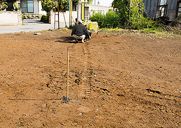 地中の確認・整地作業