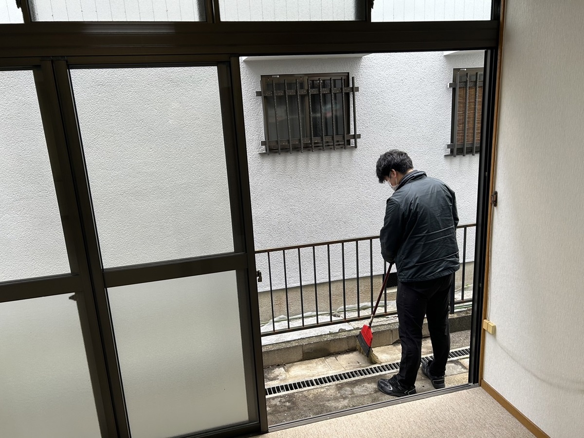 「一軒家丸ごとの不用品回収のご依頼を承りました」作業写真