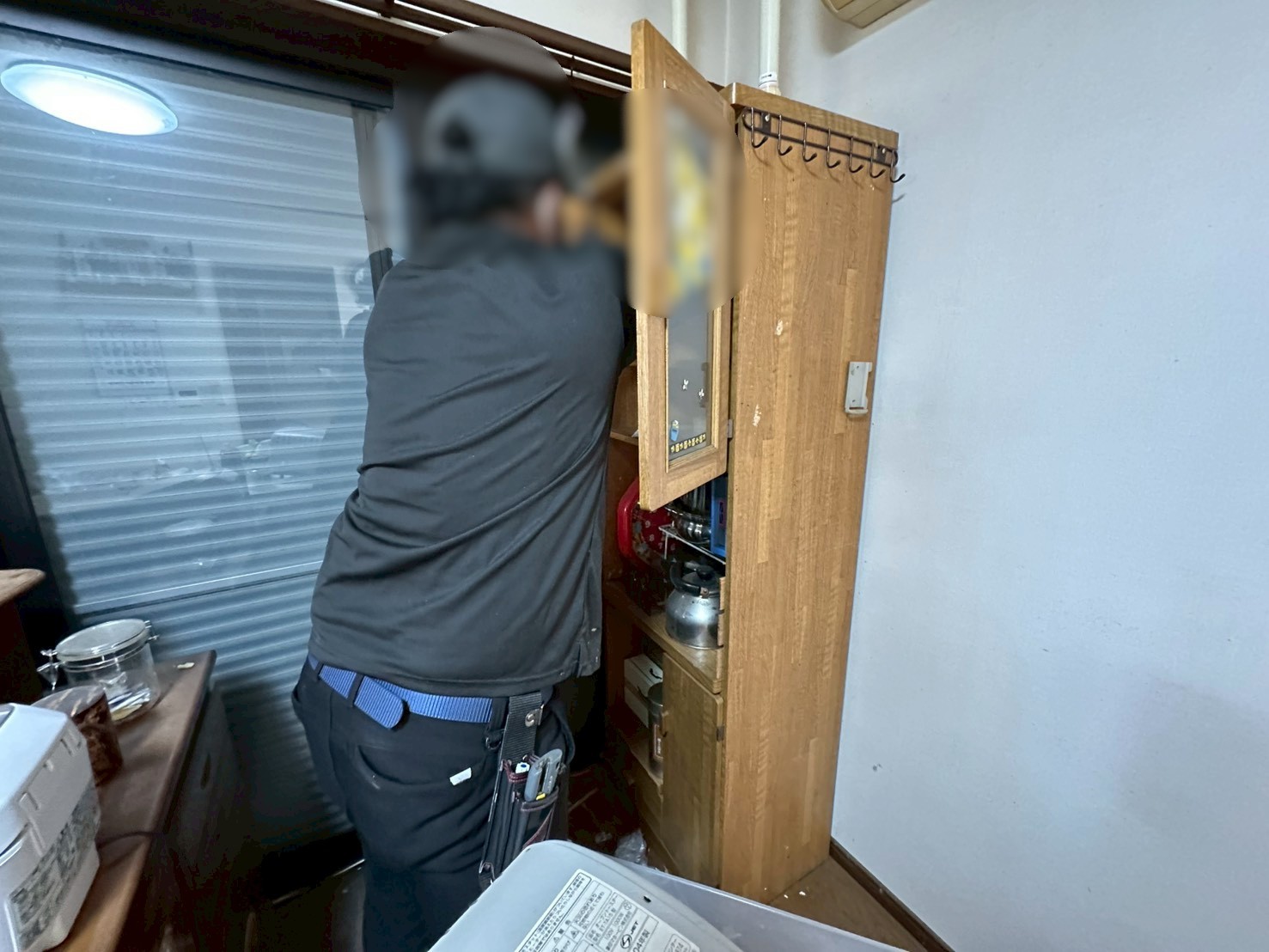 「食器棚や棚、ワゴン、細かな不燃ゴミをまとめてお引き取りしました」作業写真