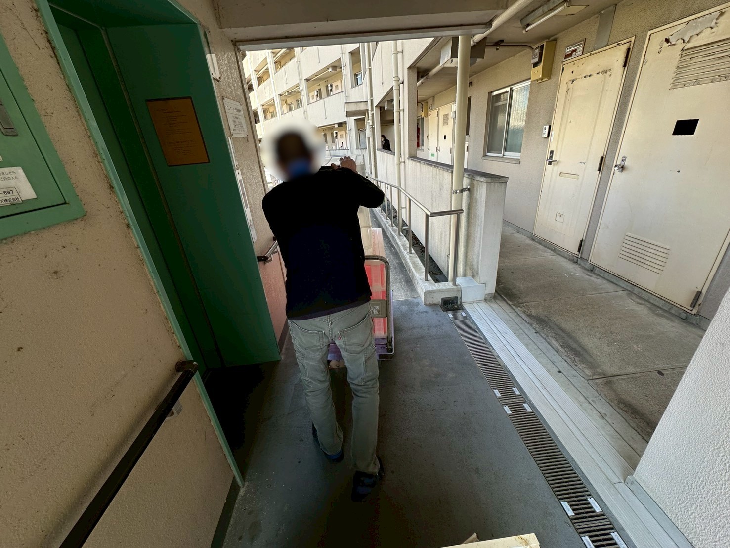 「衣装ケース、たんす、ガステーブルなどをまとめてお引き取りしました」作業写真